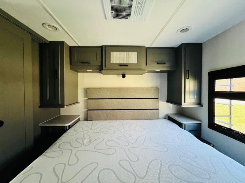 2024 Coachmen 2024 Coachmen Mirada - thumbnail 51