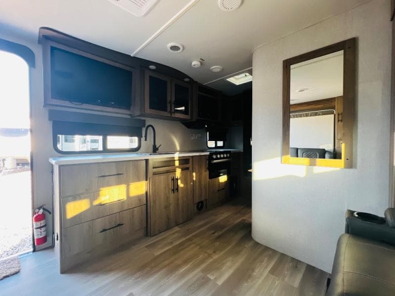 2024 Grand Design 2024 Grand Design Imagine XLS - thumbnail 19