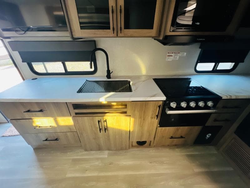 2024 Grand Design 2024 Grand Design Imagine XLS - thumbnail 21