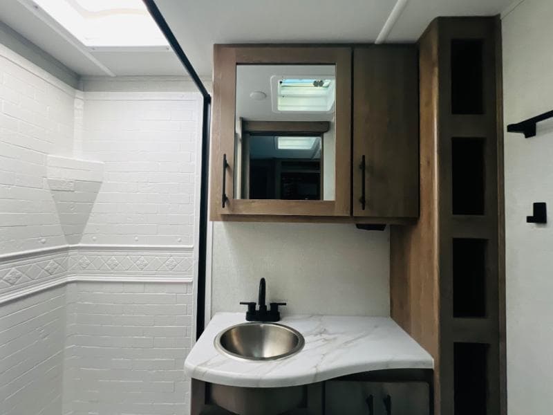 2024 Grand Design 2024 Grand Design Imagine XLS - thumbnail 24