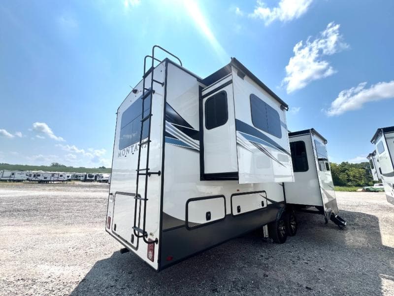 2021 Keystone 2021 Keystone Montana - thumbnail 8