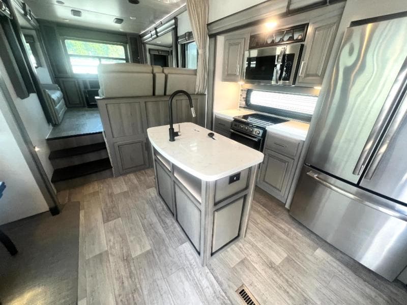 2021 Keystone 2021 Keystone Montana - thumbnail 21