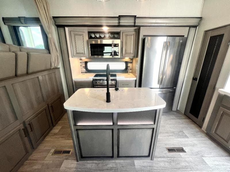 2021 Keystone 2021 Keystone Montana - thumbnail 25