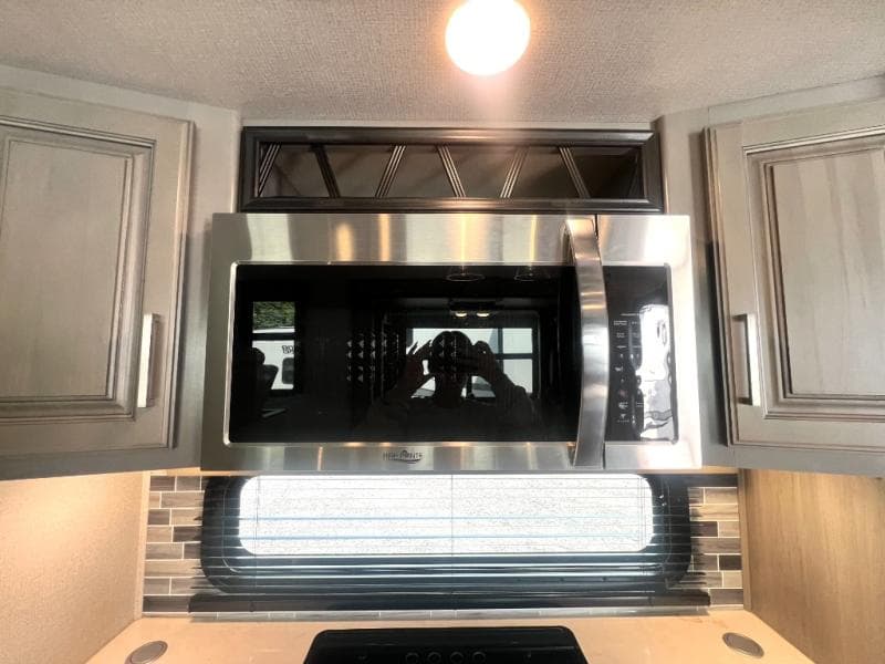 2021 Keystone 2021 Keystone Montana - thumbnail 27