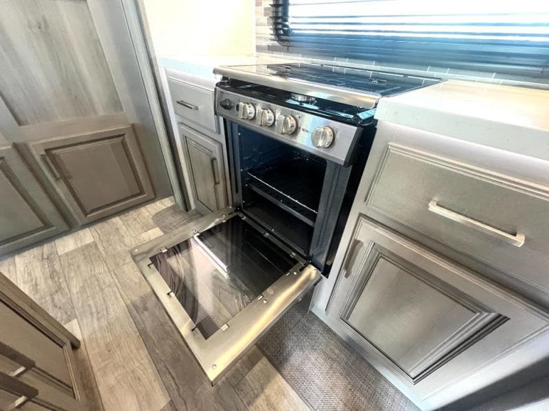 2021 Keystone 2021 Keystone Montana - thumbnail 31