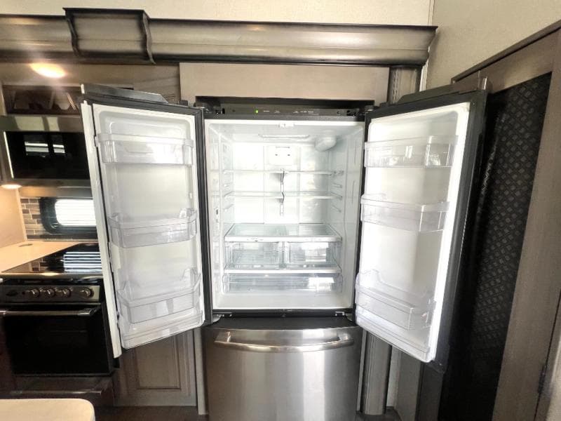 2021 Keystone 2021 Keystone Montana - thumbnail 35