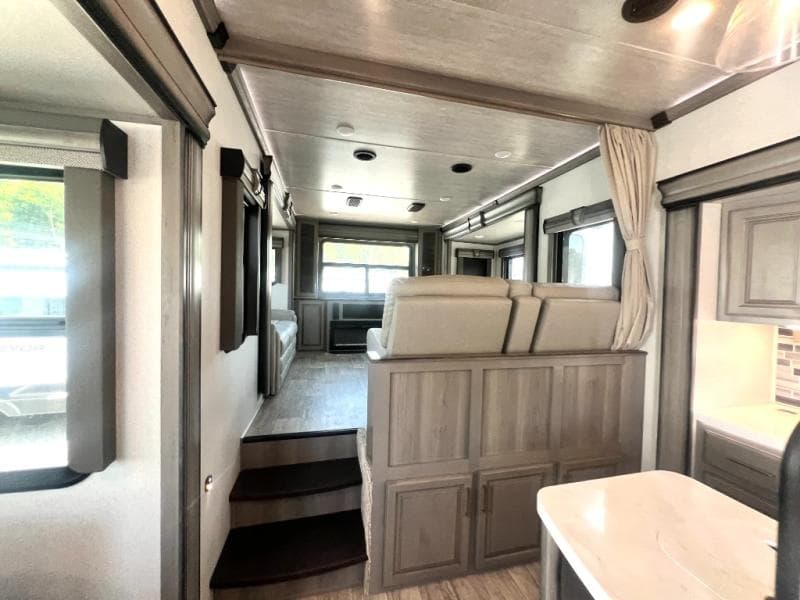 2021 Keystone 2021 Keystone Montana - thumbnail 38