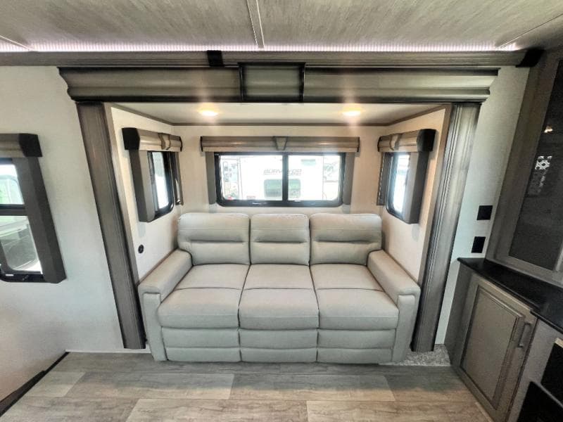 2021 Keystone 2021 Keystone Montana - thumbnail 41