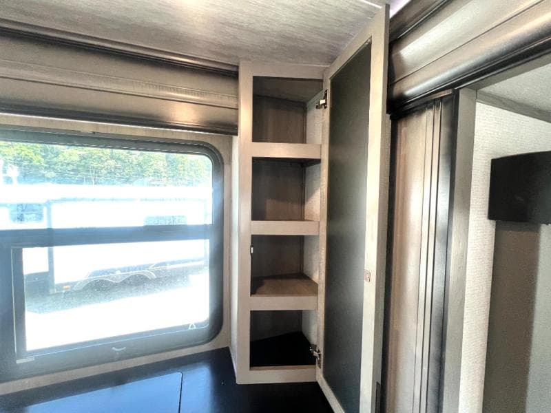 2021 Keystone 2021 Keystone Montana - thumbnail 45