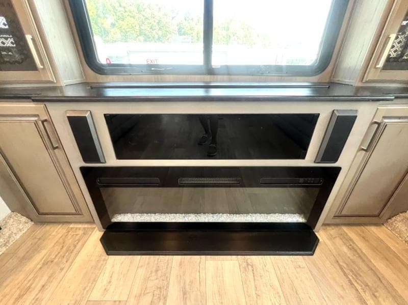 2021 Keystone 2021 Keystone Montana - thumbnail 47