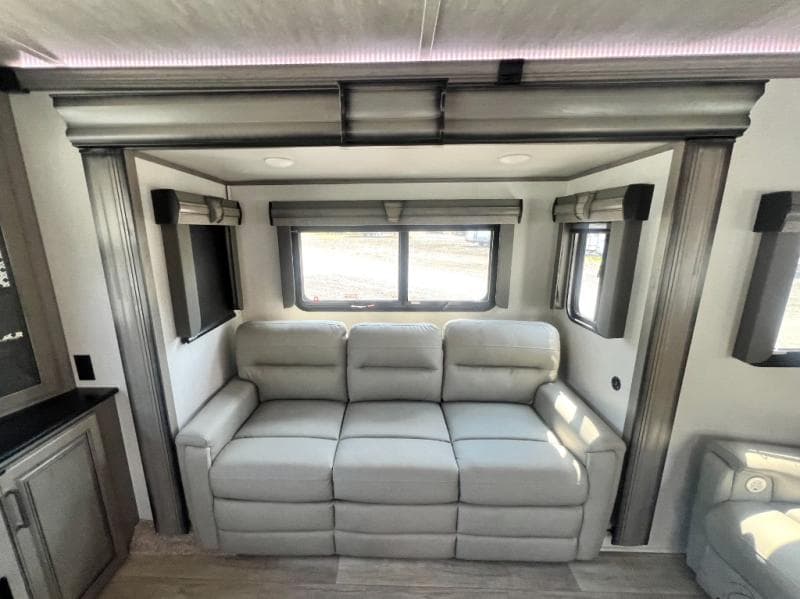 2021 Keystone 2021 Keystone Montana - thumbnail 48