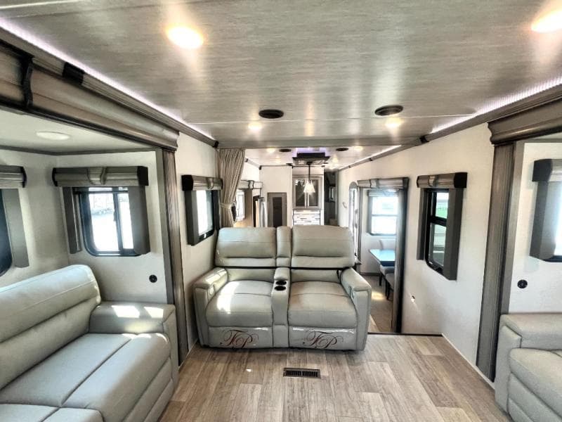 2021 Keystone 2021 Keystone Montana - thumbnail 50