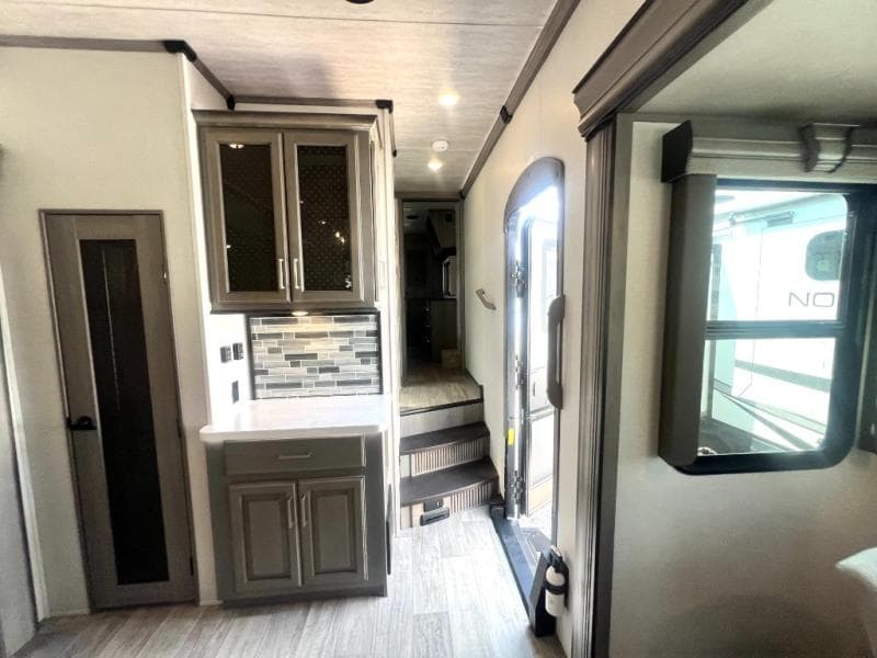 2021 Keystone 2021 Keystone Montana - thumbnail 51