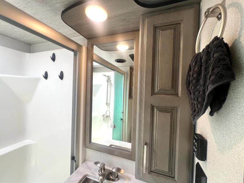 2021 Keystone 2021 Keystone Montana - thumbnail 55