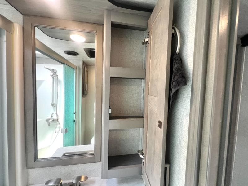 2021 Keystone 2021 Keystone Montana - thumbnail 56