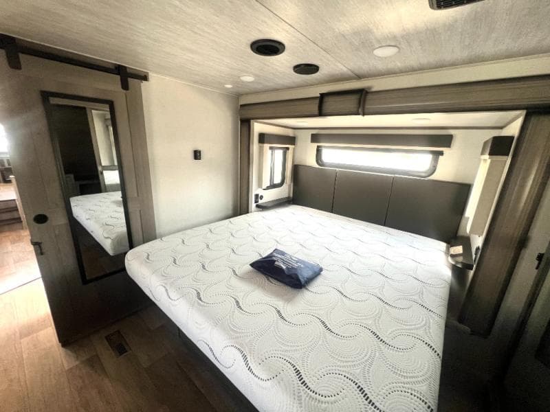 2021 Keystone 2021 Keystone Montana - thumbnail 60