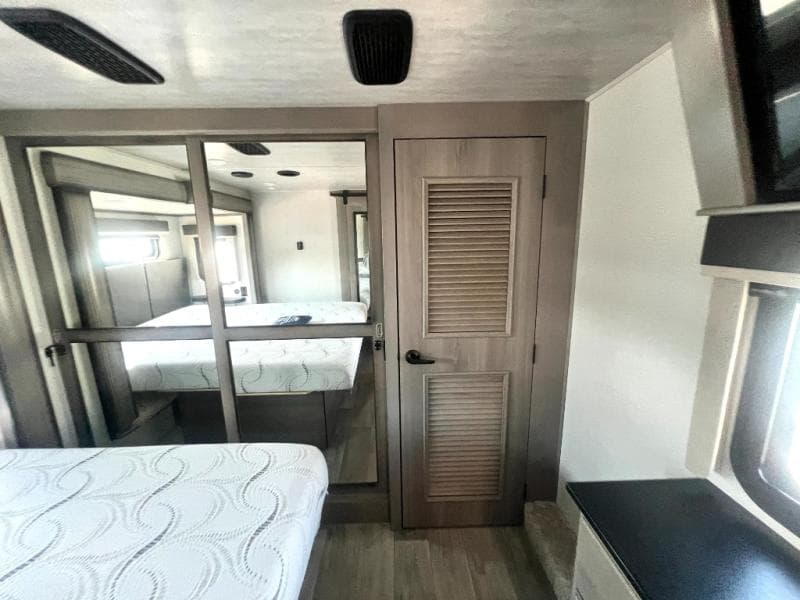 2021 Keystone 2021 Keystone Montana - thumbnail 61