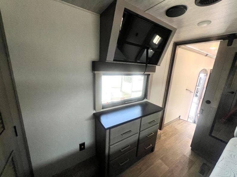 2021 Keystone 2021 Keystone Montana - thumbnail 64