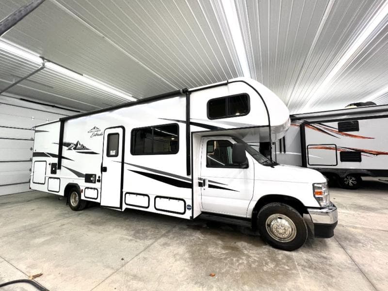 2024 East to West Entrada 3100FB