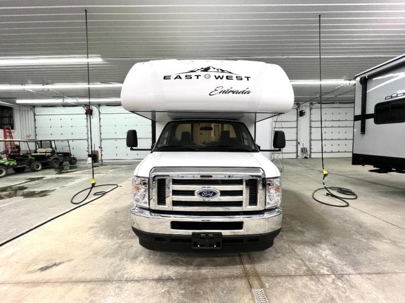 2024 East To West 2024 East To West Entrada - thumbnail 3