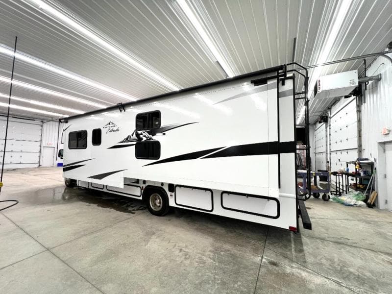 2024 East To West 2024 East To West Entrada - thumbnail 5