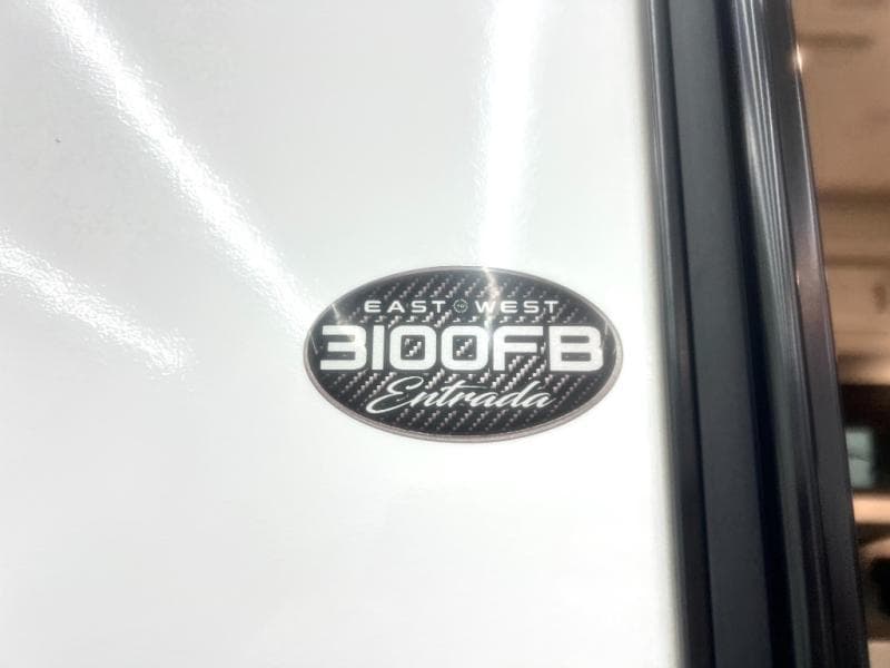 2024 East To West 2024 East To West Entrada - thumbnail 7