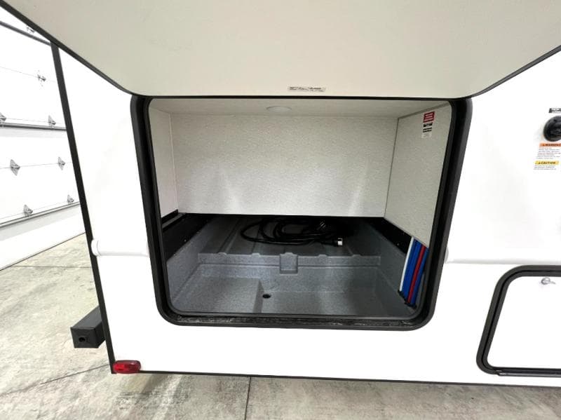 2024 East To West 2024 East To West Entrada - thumbnail 8