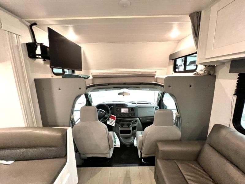 2024 East To West 2024 East To West Entrada - thumbnail 10