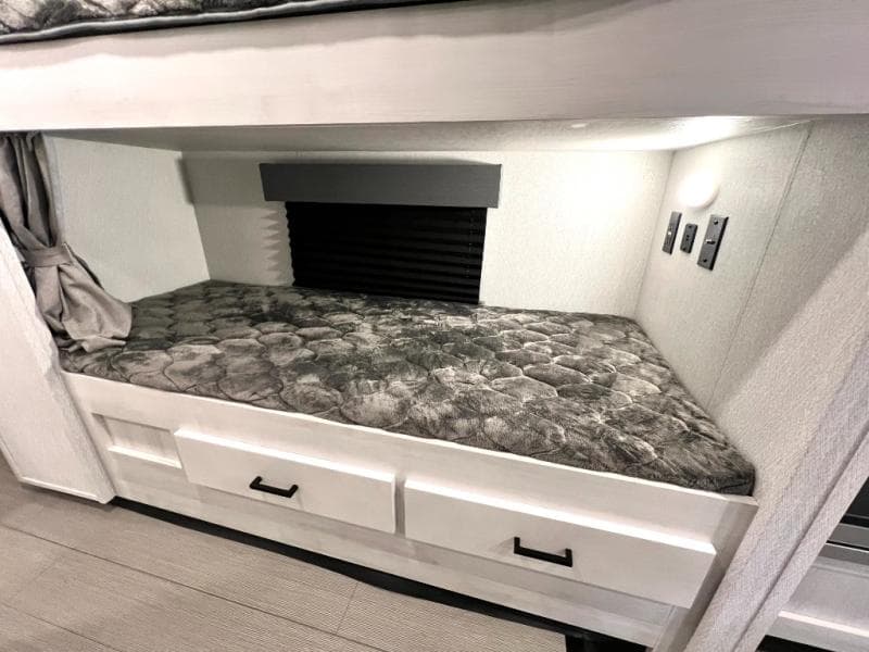 2024 East To West 2024 East To West Entrada - thumbnail 34