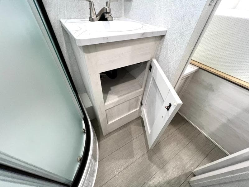 2024 East To West 2024 East To West Entrada - thumbnail 39