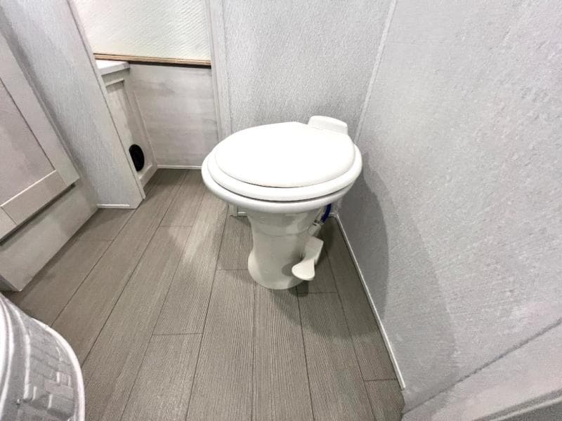 2024 East To West 2024 East To West Entrada - thumbnail 40