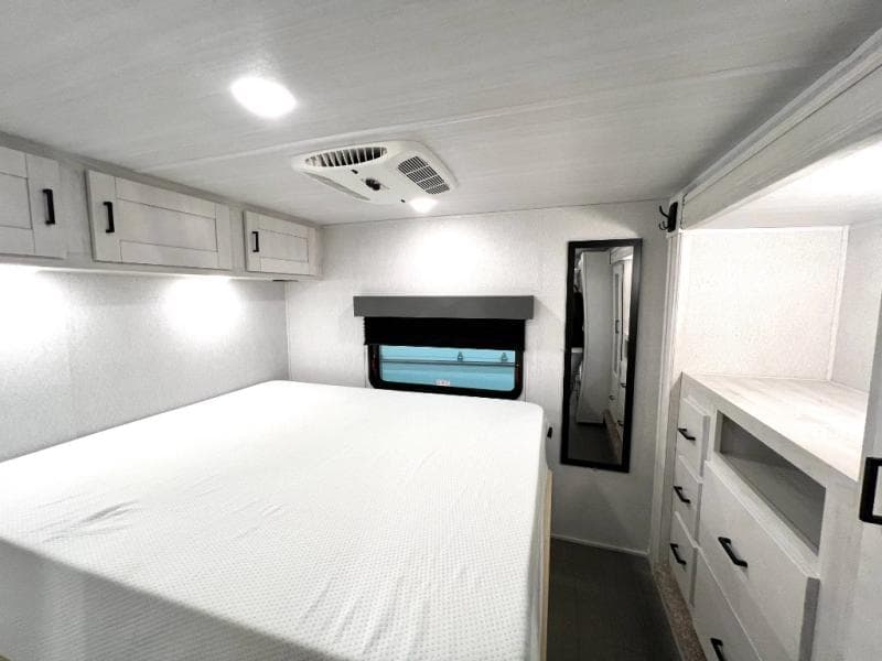 2024 East To West 2024 East To West Entrada - thumbnail 42