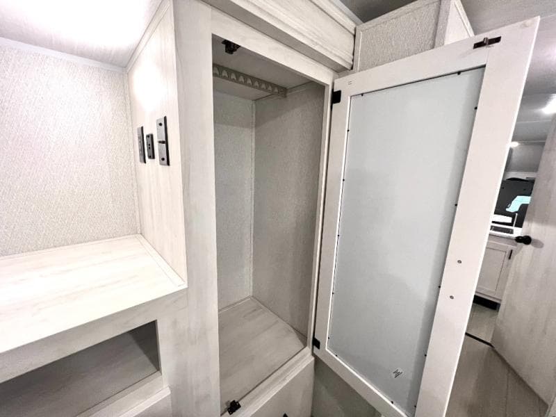 2024 East To West 2024 East To West Entrada - thumbnail 44