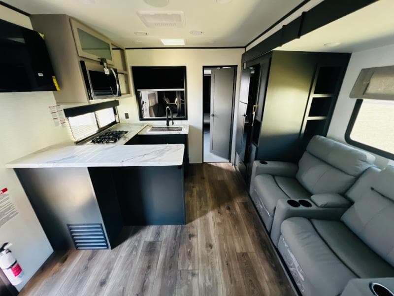 2026 Forest River 2026 Forest River Xlr Boost X Toy Hauler - thumbnail 16