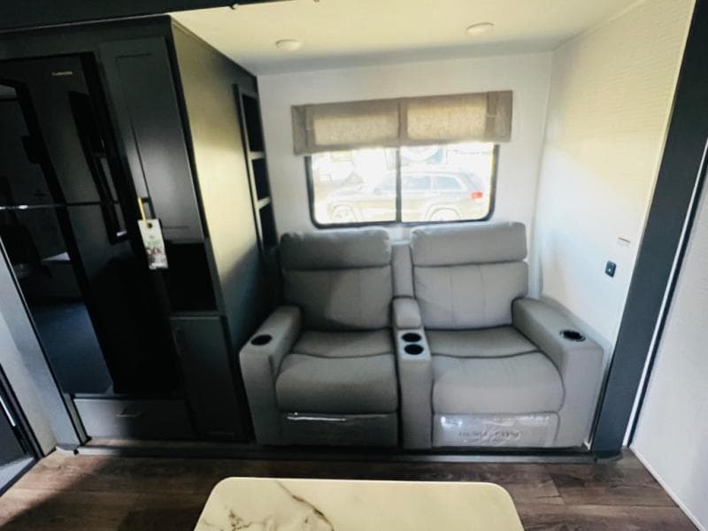 2026 Forest River 2026 Forest River Xlr Boost X Toy Hauler - thumbnail 17