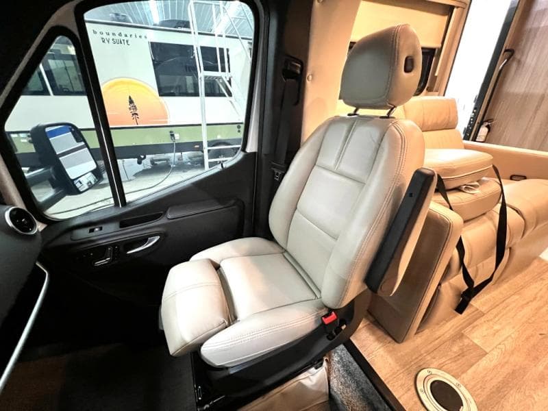 2024 Thor Motor Coach 2024 Thor Motor Coach Tiburon - thumbnail 26