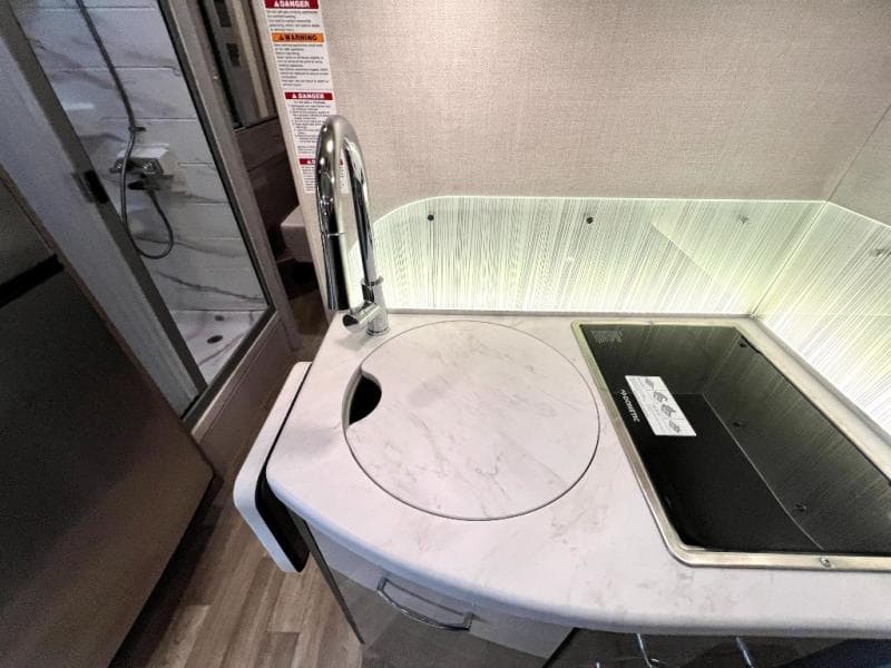 2024 Thor Motor Coach 2024 Thor Motor Coach Tiburon - thumbnail 33