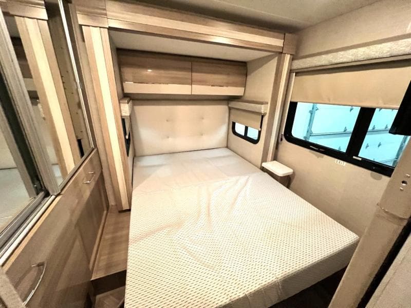 2024 Thor Motor Coach 2024 Thor Motor Coach Tiburon - thumbnail 45