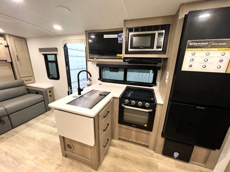 2026 Forest River 2026 Forest River Rockwood Mini Lite - thumbnail 18