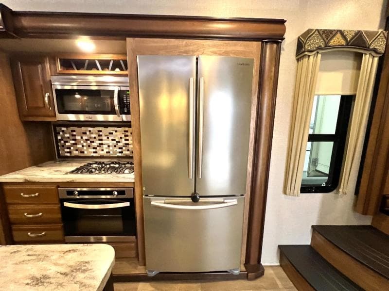 2018 Keystone 2018 Keystone Montana - thumbnail 20