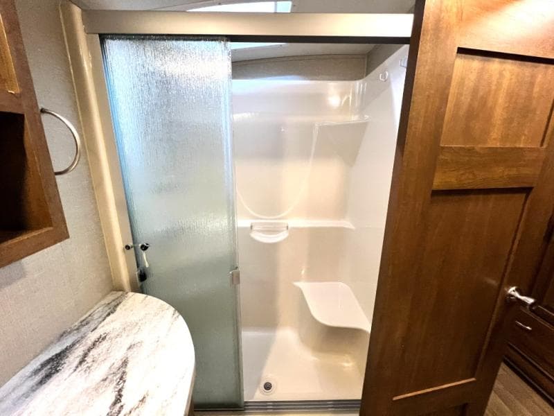 2018 Keystone 2018 Keystone Montana - thumbnail 30