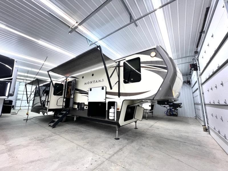 2018 Keystone 2018 Keystone Montana - thumbnail 39