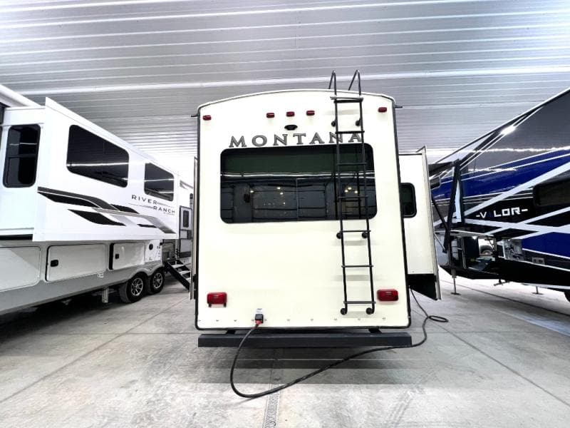 2018 Keystone 2018 Keystone Montana - thumbnail 42