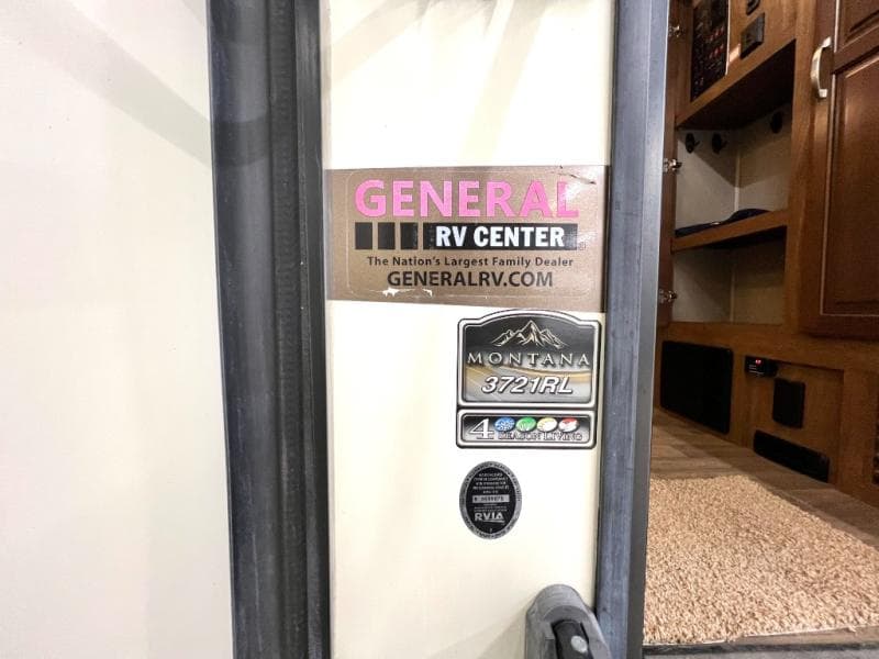 2018 Keystone 2018 Keystone Montana - thumbnail 44