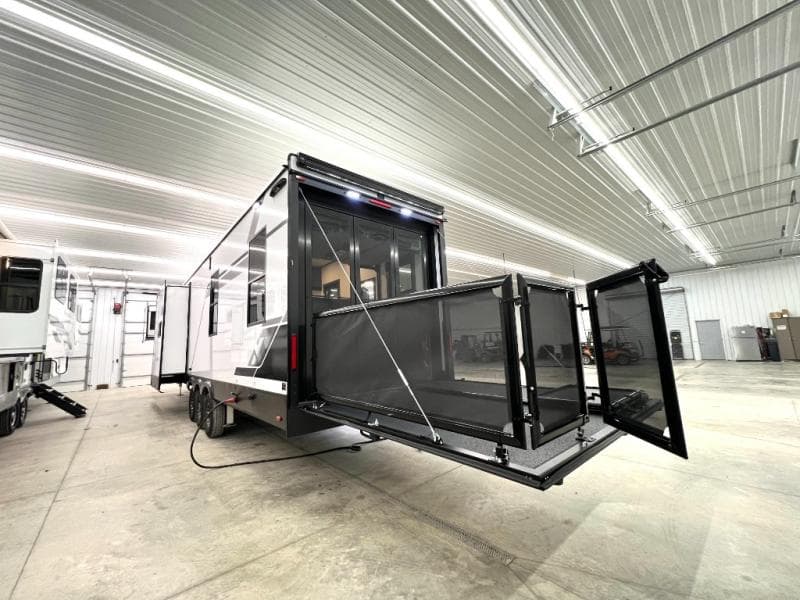 2026 Forest River 2026 Forest River Xlr Nitro Toy Hauler - thumbnail 9