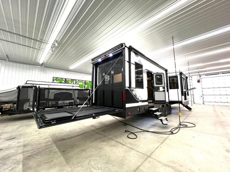 2026 Forest River 2026 Forest River Xlr Nitro Toy Hauler - thumbnail 11