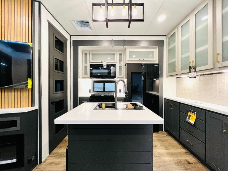 2026 Forest River 2026 Forest River Xlr Nitro Toy Hauler - thumbnail 19