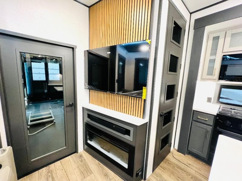 2026 Forest River 2026 Forest River Xlr Nitro Toy Hauler - thumbnail 22