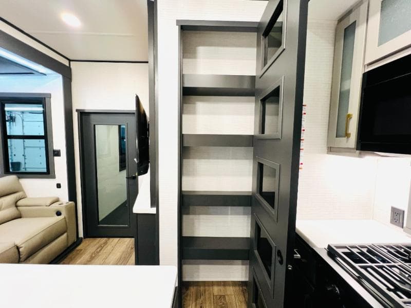 2026 Forest River 2026 Forest River Xlr Nitro Toy Hauler - thumbnail 23