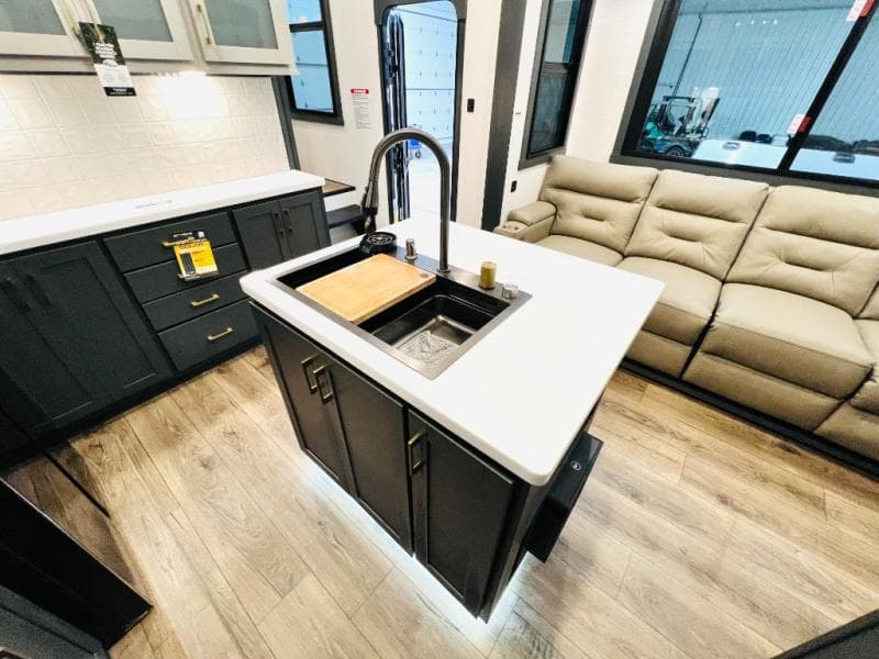 2026 Forest River 2026 Forest River Xlr Nitro Toy Hauler - thumbnail 24